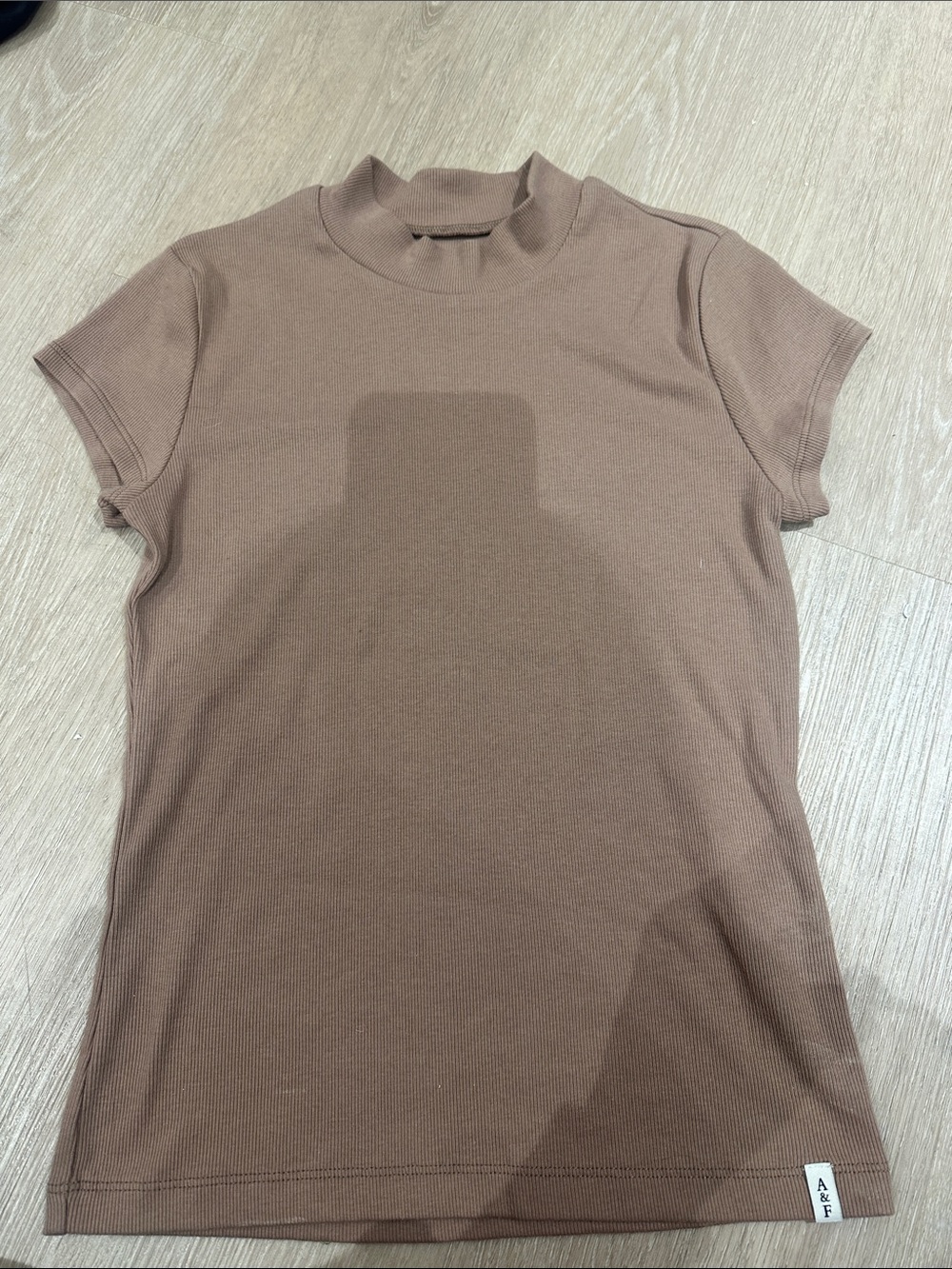 Abercrombie & Fitch Girls' Short Sleeve Mock Neck Tee in Taupe Brown